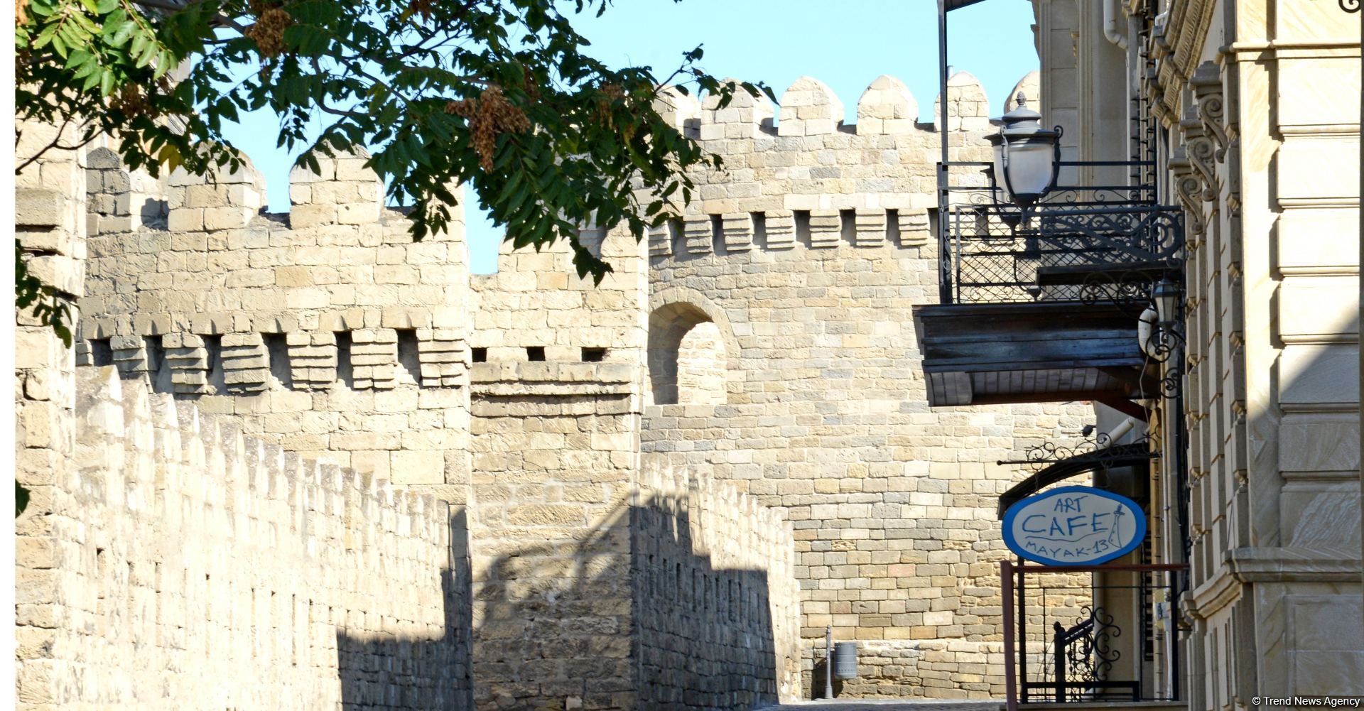 Turistlərin sevimli məkanı İçərişəhərdən FOTOREPORTAJ