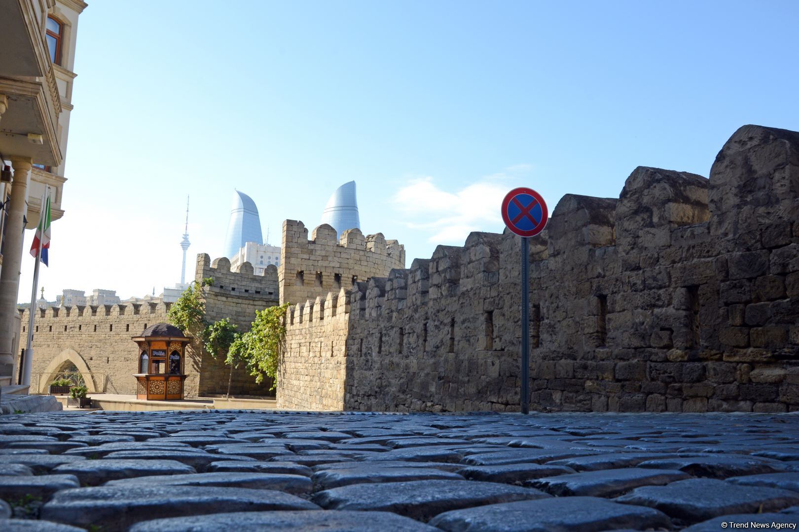 Turistlərin sevimli məkanı İçərişəhərdən FOTOREPORTAJ