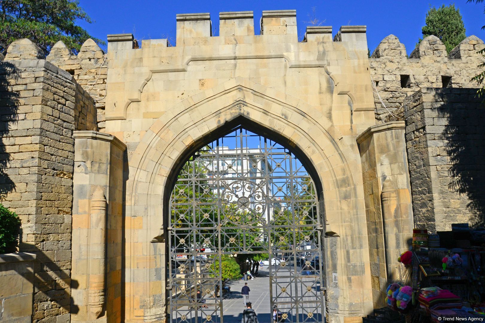 Turistlərin sevimli məkanı İçərişəhərdən FOTOREPORTAJ