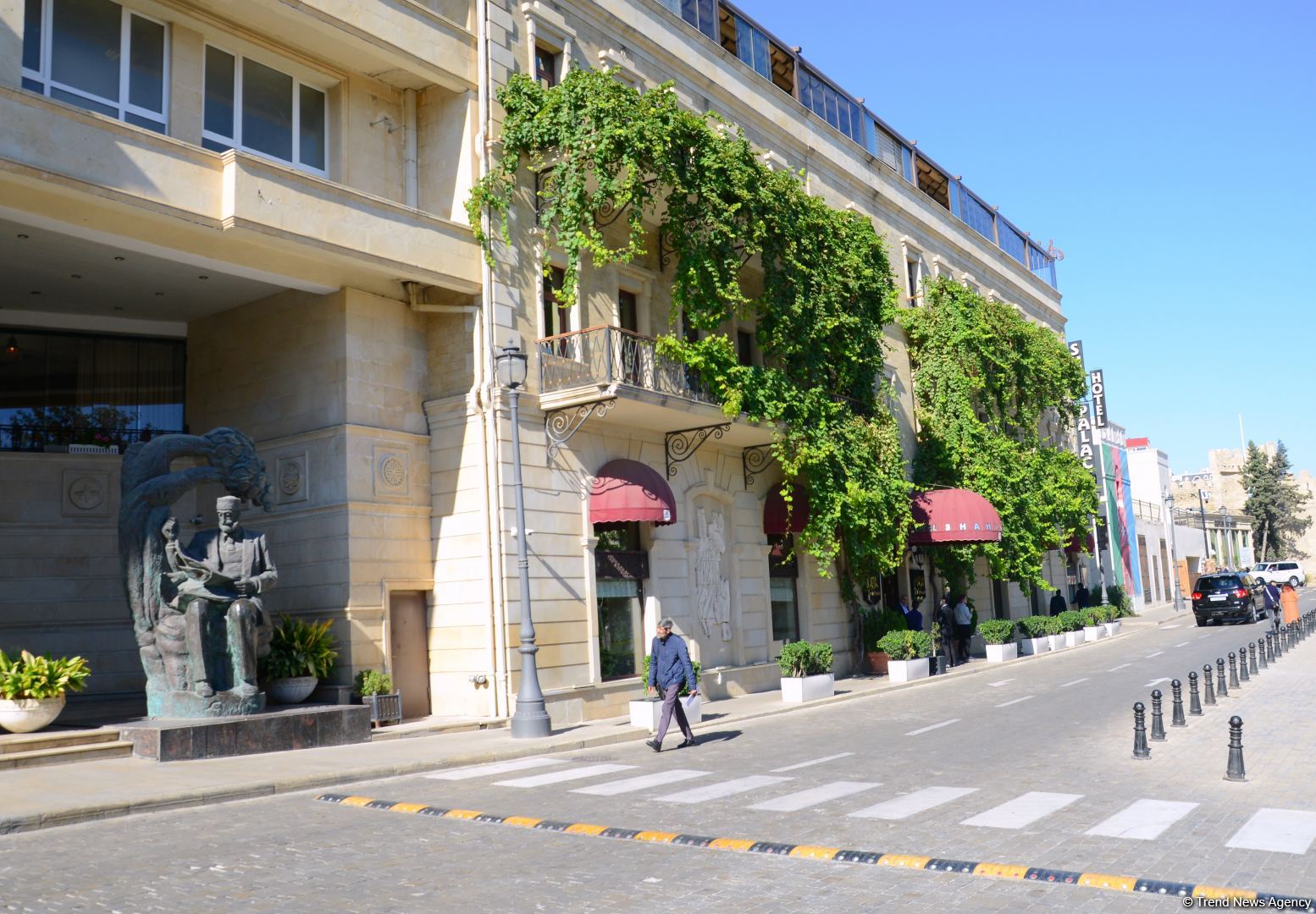 Turistlərin sevimli məkanı İçərişəhərdən FOTOREPORTAJ