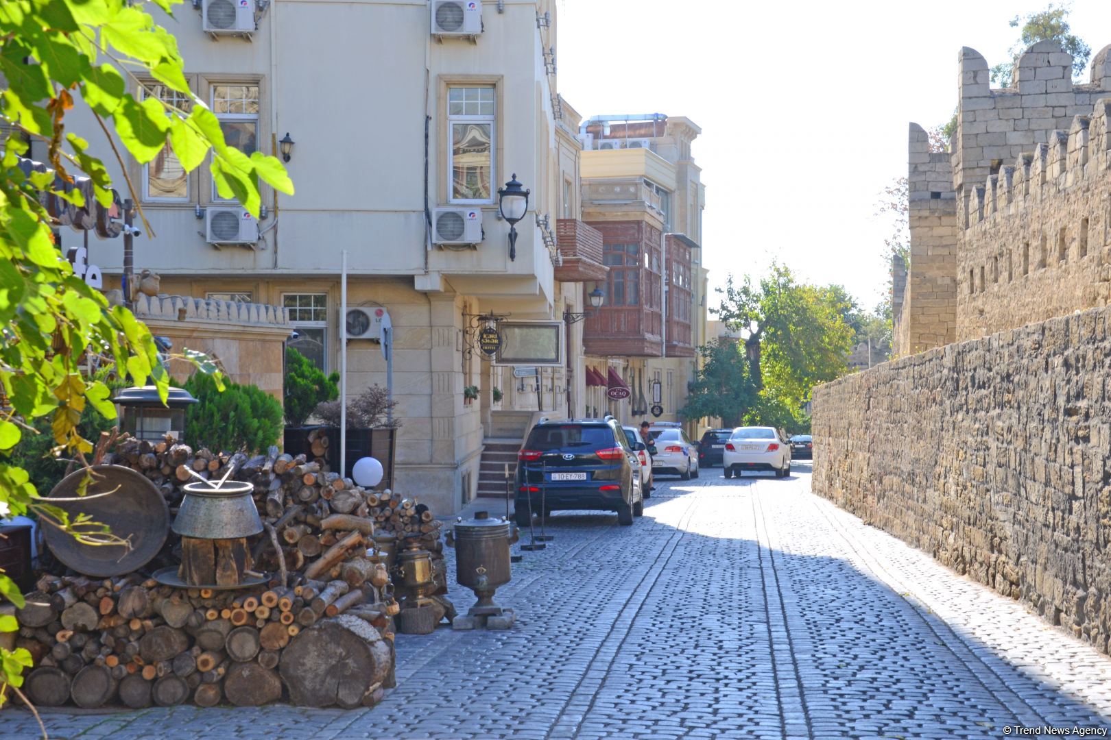 Turistlərin sevimli məkanı İçərişəhərdən FOTOREPORTAJ