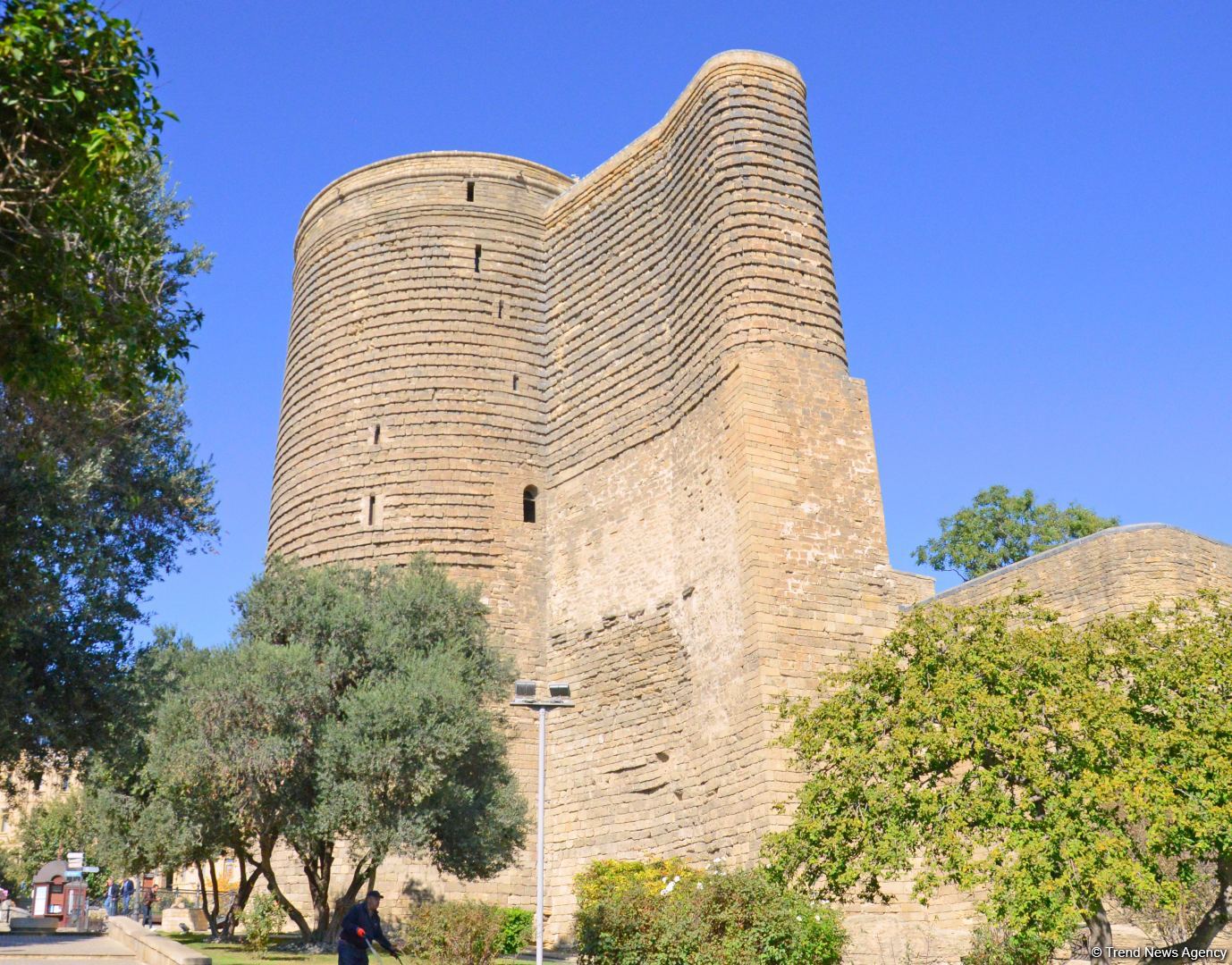 Turistlərin sevimli məkanı İçərişəhərdən FOTOREPORTAJ