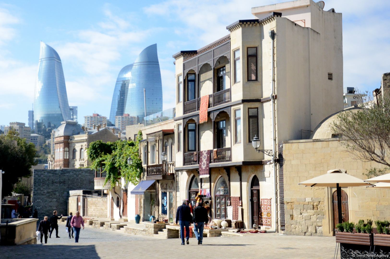 Turistlərin sevimli məkanı İçərişəhərdən FOTOREPORTAJ