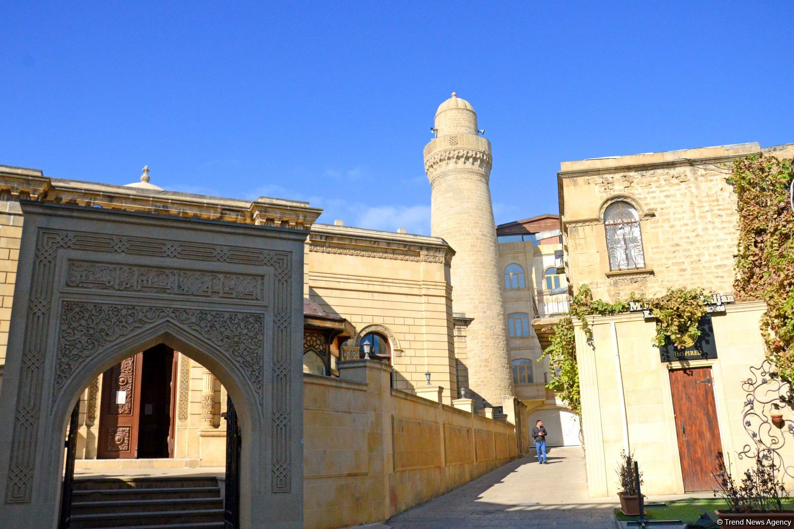 Turistlərin sevimli məkanı İçərişəhərdən FOTOREPORTAJ