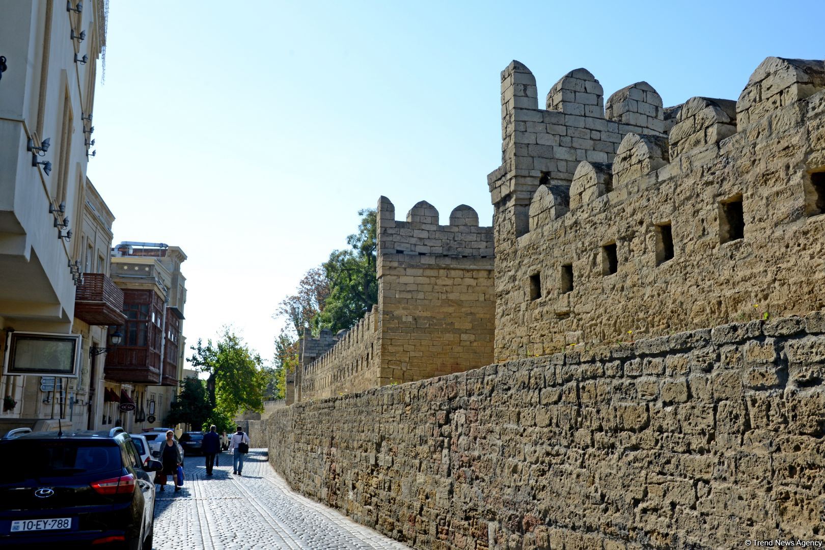 Turistlərin sevimli məkanı İçərişəhərdən FOTOREPORTAJ