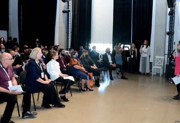 Rusiya Dövlət Teatr Sənəti İnstitutu YARAT-da prodüser laboratoriyası açıb (FOTO)
