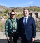 Prezident İlham Əliyev və Birinci xanım Mehriban Əliyeva Qubadlı rayon ictimaiyyətinin nümayəndələri ilə görüşüblər (FOTO/VİDEO) (YENİLƏNİB)