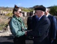 Prezident İlham Əliyev və Birinci xanım Mehriban Əliyeva Qubadlı rayon ictimaiyyətinin nümayəndələri ilə görüşüblər (FOTO/VİDEO) (YENİLƏNİB)