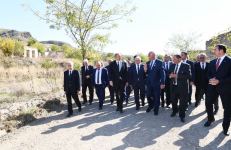 Prezident İlham Əliyev və Birinci xanım Mehriban Əliyeva Qubadlı rayon ictimaiyyətinin nümayəndələri ilə görüşüblər (FOTO/VİDEO) (YENİLƏNİB)