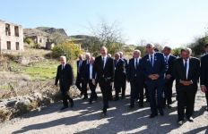 Prezident İlham Əliyev və Birinci xanım Mehriban Əliyeva Qubadlı rayon ictimaiyyətinin nümayəndələri ilə görüşüblər (FOTO/VİDEO) (YENİLƏNİB)