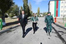 Prezident İlham Əliyev və Birinci xanım Mehriban Əliyeva DSX-nin yeni hərbi hissə kompleksinin açılışında iştirak ediblər (YENİLƏNİB) (FOTO/VİDEO)