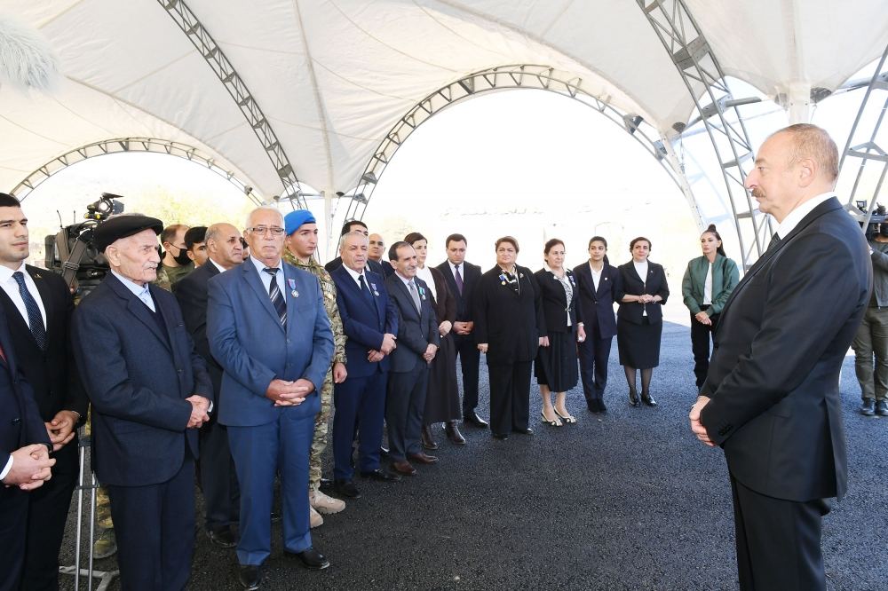 Prezident İlham Əliyev və Birinci xanım Mehriban Əliyeva Qubadlı rayon ictimaiyyətinin nümayəndələri ilə görüşüblər (FOTO/VİDEO) (YENİLƏNİB)