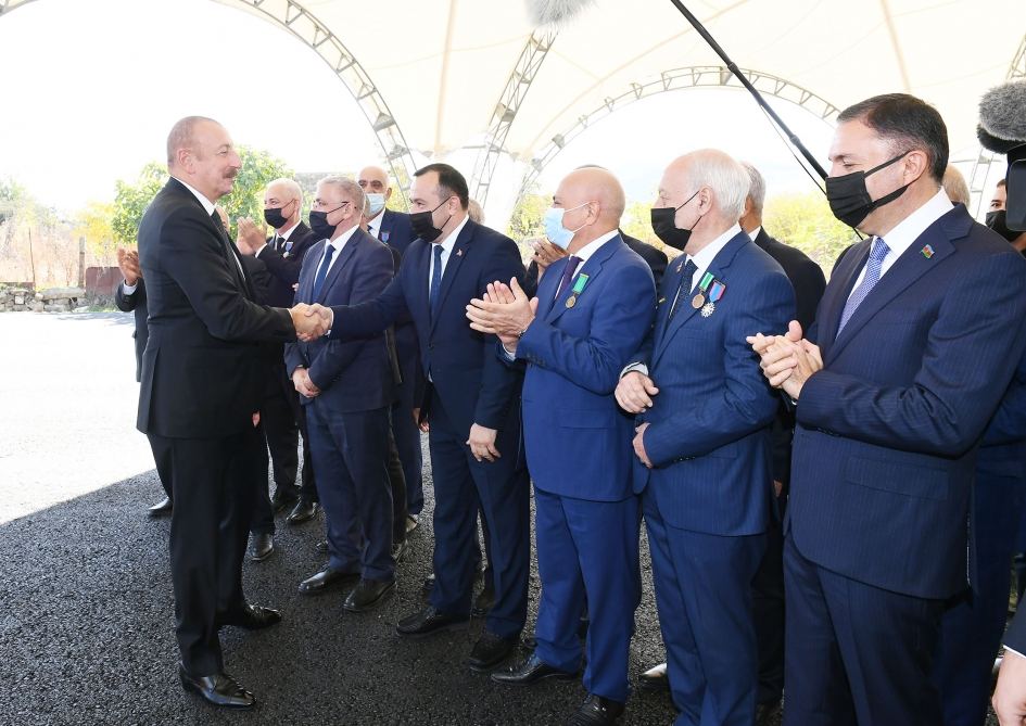 Prezident İlham Əliyev və Birinci xanım Mehriban Əliyeva Qubadlı rayon ictimaiyyətinin nümayəndələri ilə görüşüblər (FOTO/VİDEO) (YENİLƏNİB)