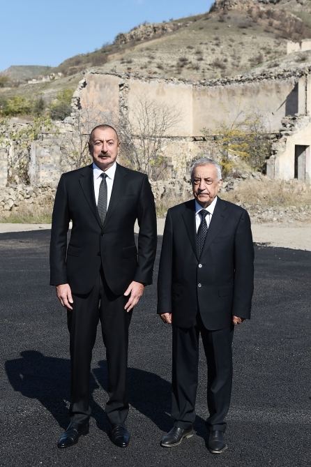 Prezident İlham Əliyev və Birinci xanım Mehriban Əliyeva Qubadlı rayon ictimaiyyətinin nümayəndələri ilə görüşüblər (FOTO/VİDEO) (YENİLƏNİB)