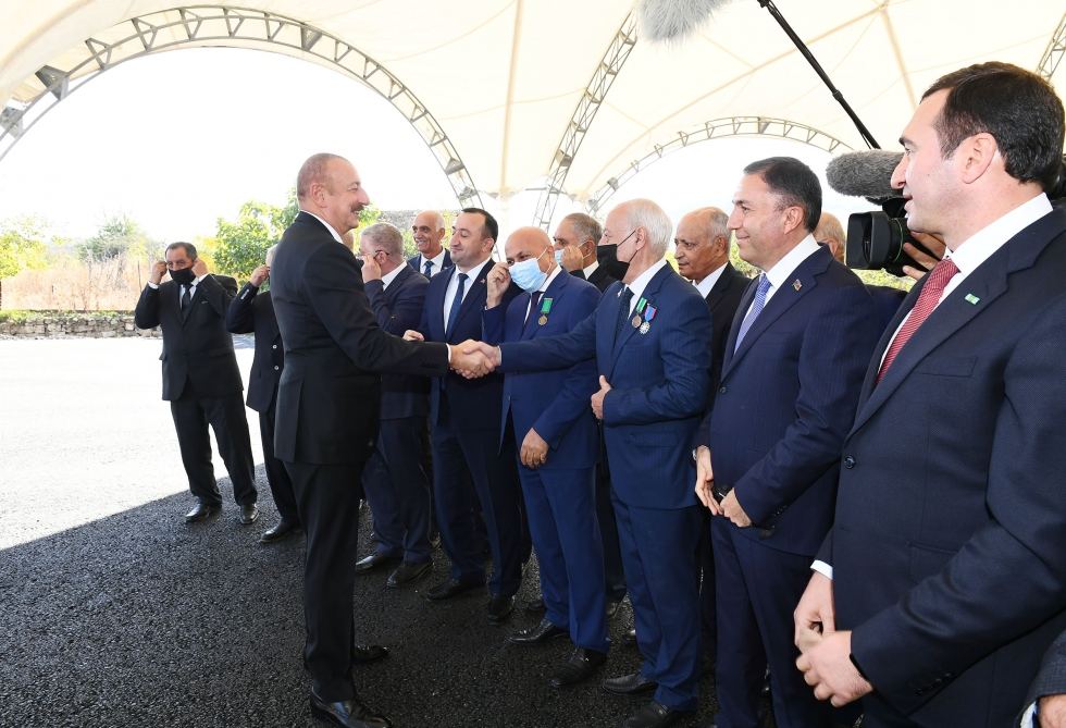 Prezident İlham Əliyev və Birinci xanım Mehriban Əliyeva Qubadlı rayon ictimaiyyətinin nümayəndələri ilə görüşüblər (FOTO/VİDEO) (YENİLƏNİB)