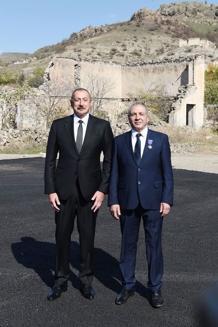 Prezident İlham Əliyev və Birinci xanım Mehriban Əliyeva Qubadlı rayon ictimaiyyətinin nümayəndələri ilə görüşüblər (FOTO/VİDEO) (YENİLƏNİB)