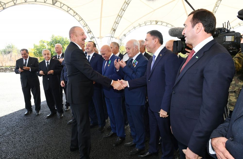 Prezident İlham Əliyev və Birinci xanım Mehriban Əliyeva Qubadlı rayon ictimaiyyətinin nümayəndələri ilə görüşüblər (FOTO/VİDEO) (YENİLƏNİB)