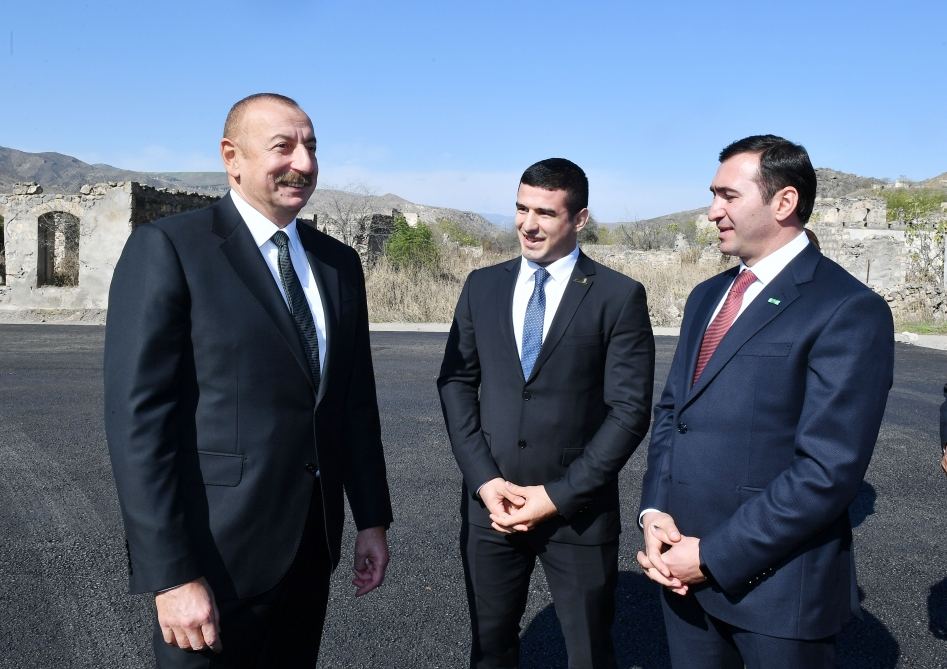 Prezident İlham Əliyev və Birinci xanım Mehriban Əliyeva Qubadlı rayon ictimaiyyətinin nümayəndələri ilə görüşüblər (FOTO/VİDEO) (YENİLƏNİB)