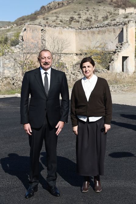 Prezident İlham Əliyev və Birinci xanım Mehriban Əliyeva Qubadlı rayon ictimaiyyətinin nümayəndələri ilə görüşüblər (FOTO/VİDEO) (YENİLƏNİB)