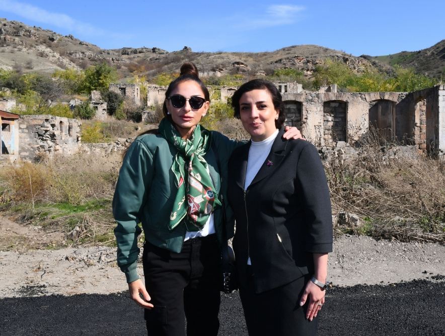 Prezident İlham Əliyev və Birinci xanım Mehriban Əliyeva Qubadlı rayon ictimaiyyətinin nümayəndələri ilə görüşüblər (FOTO/VİDEO) (YENİLƏNİB)