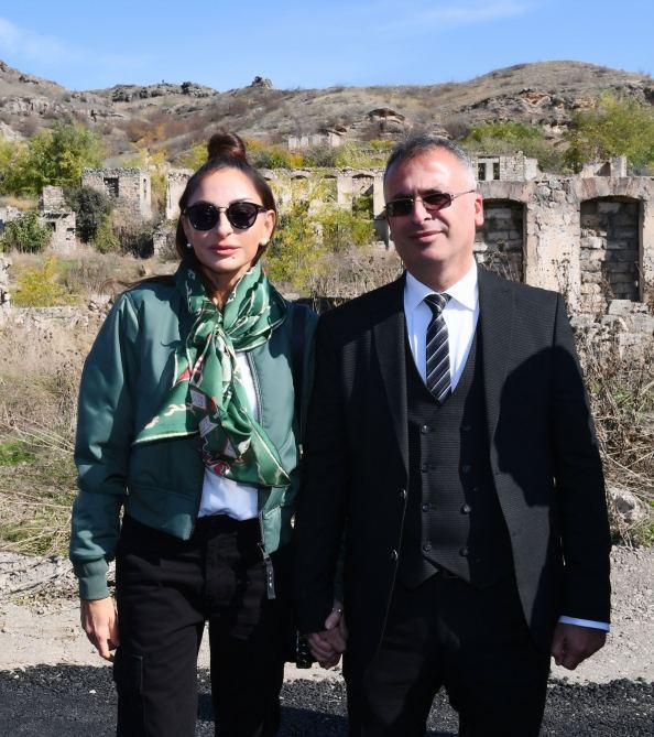 Prezident İlham Əliyev və Birinci xanım Mehriban Əliyeva Qubadlı rayon ictimaiyyətinin nümayəndələri ilə görüşüblər (FOTO/VİDEO) (YENİLƏNİB)
