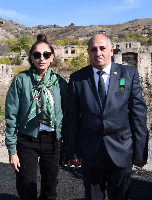 Prezident İlham Əliyev və Birinci xanım Mehriban Əliyeva Qubadlı rayon ictimaiyyətinin nümayəndələri ilə görüşüblər (FOTO/VİDEO) (YENİLƏNİB)