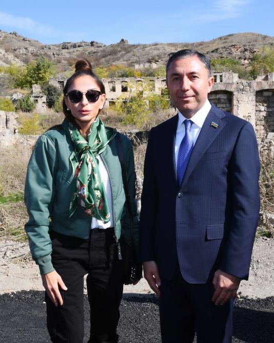 Prezident İlham Əliyev və Birinci xanım Mehriban Əliyeva Qubadlı rayon ictimaiyyətinin nümayəndələri ilə görüşüblər (FOTO/VİDEO) (YENİLƏNİB)