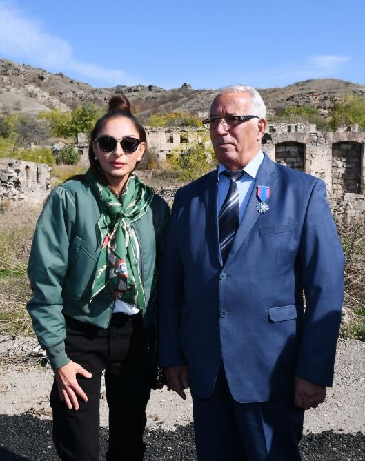 Prezident İlham Əliyev və Birinci xanım Mehriban Əliyeva Qubadlı rayon ictimaiyyətinin nümayəndələri ilə görüşüblər (FOTO/VİDEO) (YENİLƏNİB)