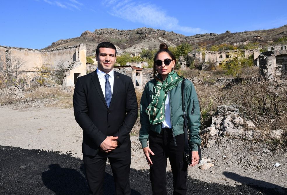 Prezident İlham Əliyev və Birinci xanım Mehriban Əliyeva Qubadlı rayon ictimaiyyətinin nümayəndələri ilə görüşüblər (FOTO/VİDEO) (YENİLƏNİB)
