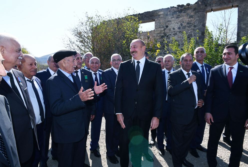 Prezident İlham Əliyev və Birinci xanım Mehriban Əliyeva Qubadlı rayon ictimaiyyətinin nümayəndələri ilə görüşüblər (FOTO/VİDEO) (YENİLƏNİB)