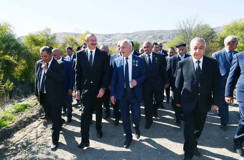 Prezident İlham Əliyev və Birinci xanım Mehriban Əliyeva Qubadlı rayon ictimaiyyətinin nümayəndələri ilə görüşüblər (FOTO/VİDEO) (YENİLƏNİB)