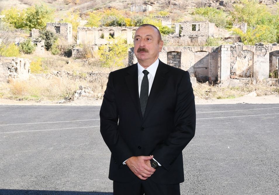 Prezident İlham Əliyev və Birinci xanım Mehriban Əliyeva Qubadlı rayon ictimaiyyətinin nümayəndələri ilə görüşüblər (FOTO/VİDEO) (YENİLƏNİB)
