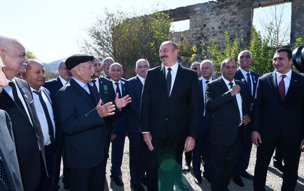 Prezident İlham Əliyevin Milli Qəhrəmanın atası ilə səmimi söhbəti: Mən veto qoyacağam ona (FOTO)