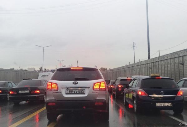 Bakı-Sumqayıt yolunda güclü tıxac yaranıb (FOTO/VİDEO)