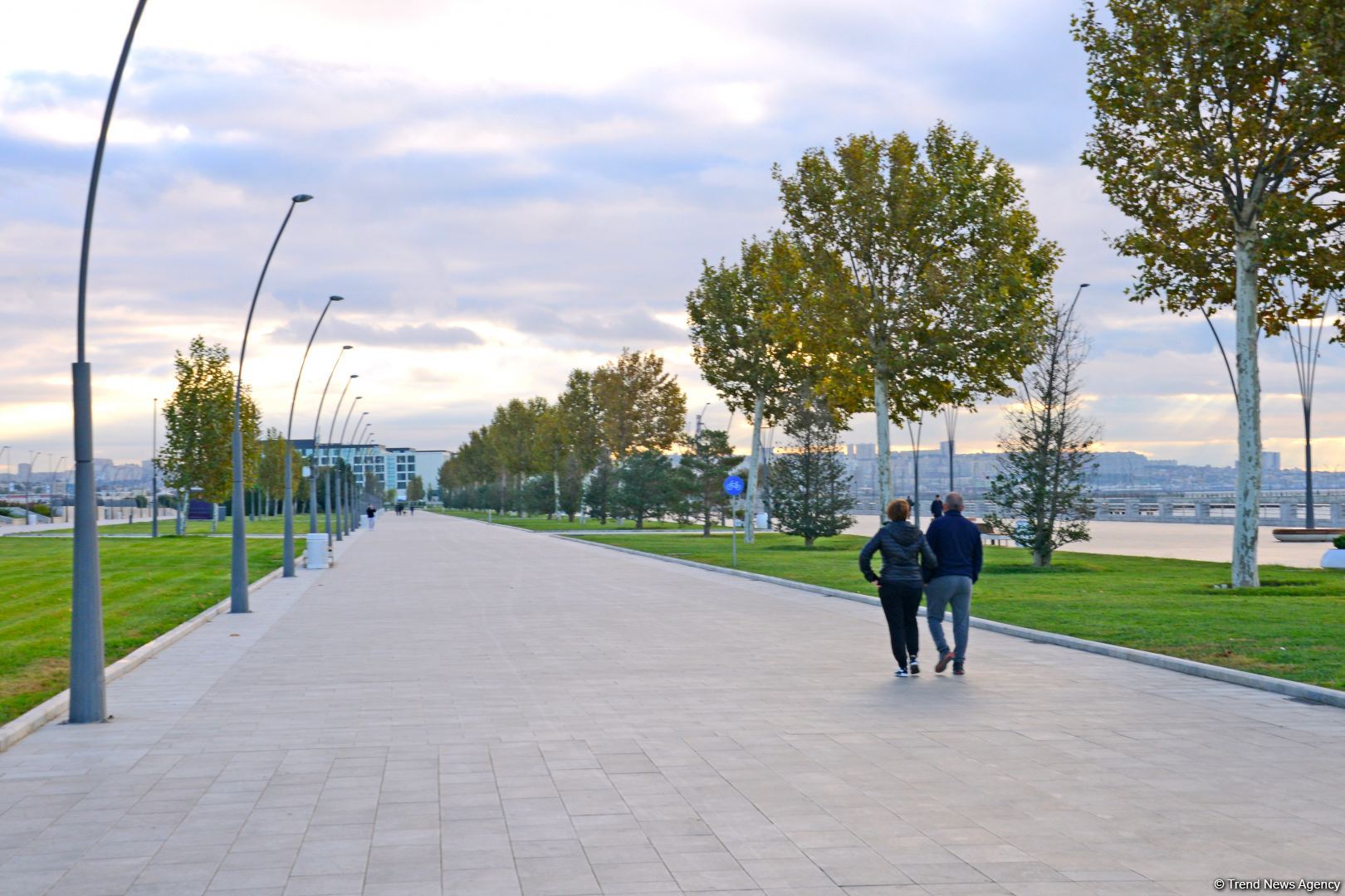 Bakının möhtəşəm Ağ Şəhər bulvarı (FOTOSESSİYA)