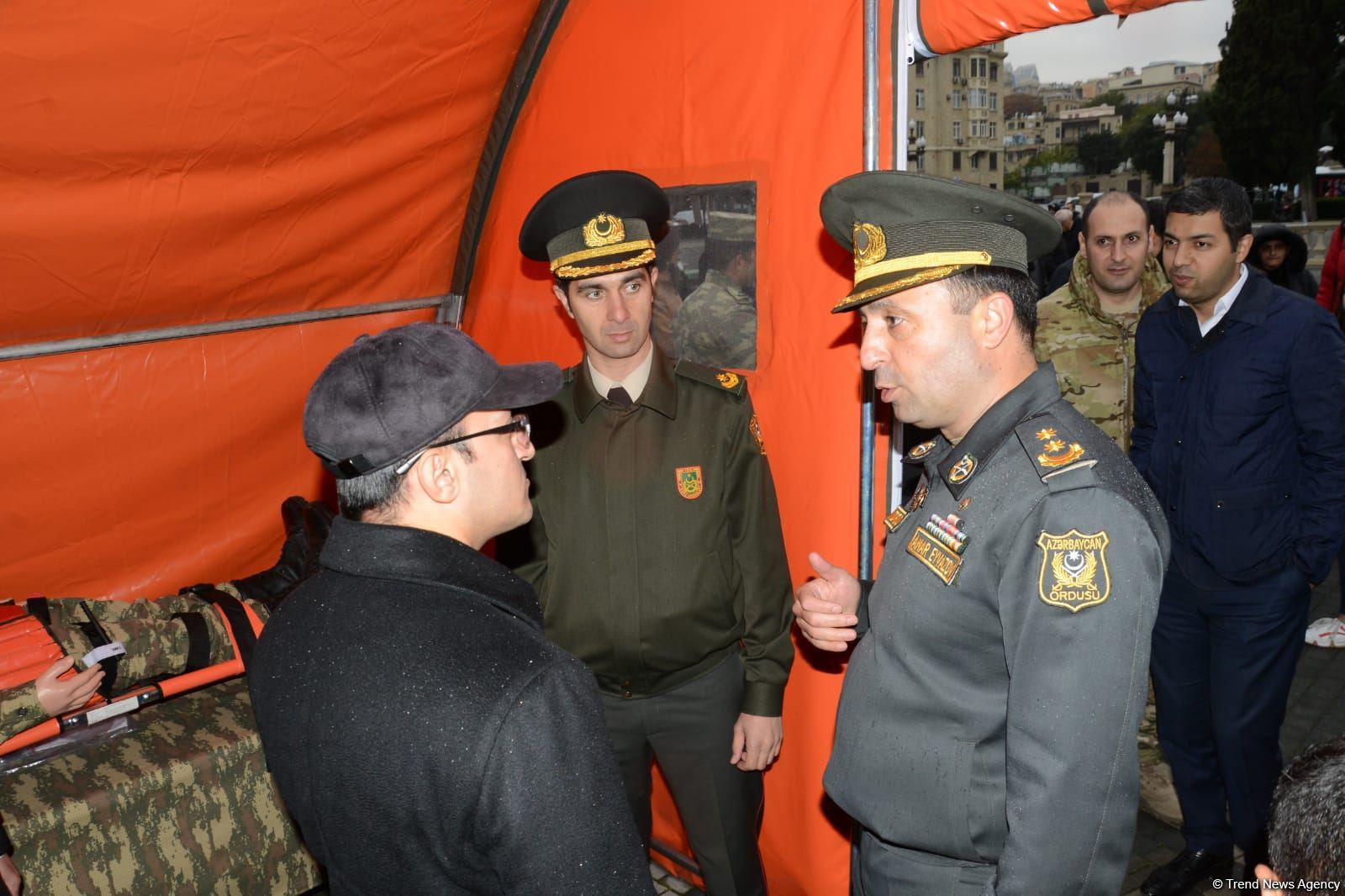 "Zəfər" yarmarkasında Vətən müharibəsində istifadə olunan texnika sərgilənir (FOTO)