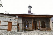 Prezident İlham Əliyevə Lahıcdakı Bədöyün məscidində “Qurani-Kərim” hədiyyə olunub (FOTO/VİDEO)