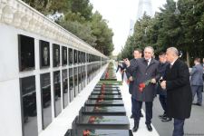 Türk Şurası ölkələrinin baş prokurorları Fəxri xiyabanı və Şəhidlər xiyabanını ziyarət ediblər (FOTO)