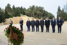Türk Şurası ölkələrinin baş prokurorları Fəxri xiyabanı və Şəhidlər xiyabanını ziyarət ediblər (FOTO)