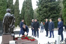 Türk Şurası ölkələrinin baş prokurorları Fəxri xiyabanı və Şəhidlər xiyabanını ziyarət ediblər (FOTO)