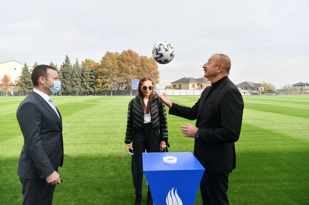 Prezident İlham Əliyev və birinci xanım Mehriban Əliyeva Şamaxı şəhər stadionunun açılışında iştirak ediblər (FOTO/VİDEO) (YENİLƏNİB)