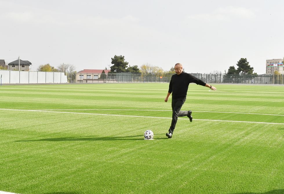 Prezident İlham Əliyev və birinci xanım Mehriban Əliyeva Şamaxı şəhər stadionunun açılışında iştirak ediblər (FOTO/VİDEO) (YENİLƏNİB)