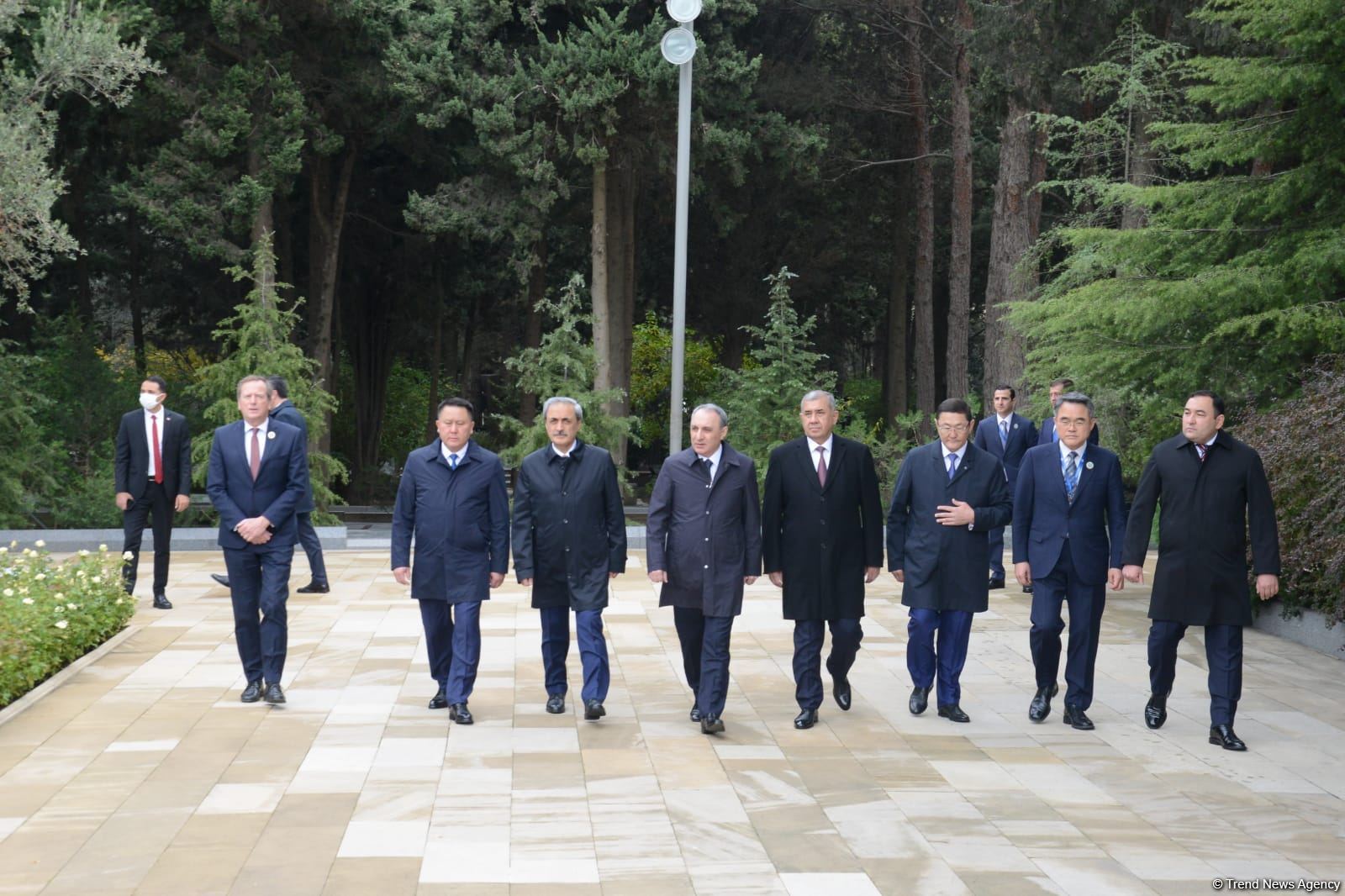 Türk Şurası ölkələrinin baş prokurorları Fəxri xiyabanı və Şəhidlər xiyabanını ziyarət ediblər (FOTO)