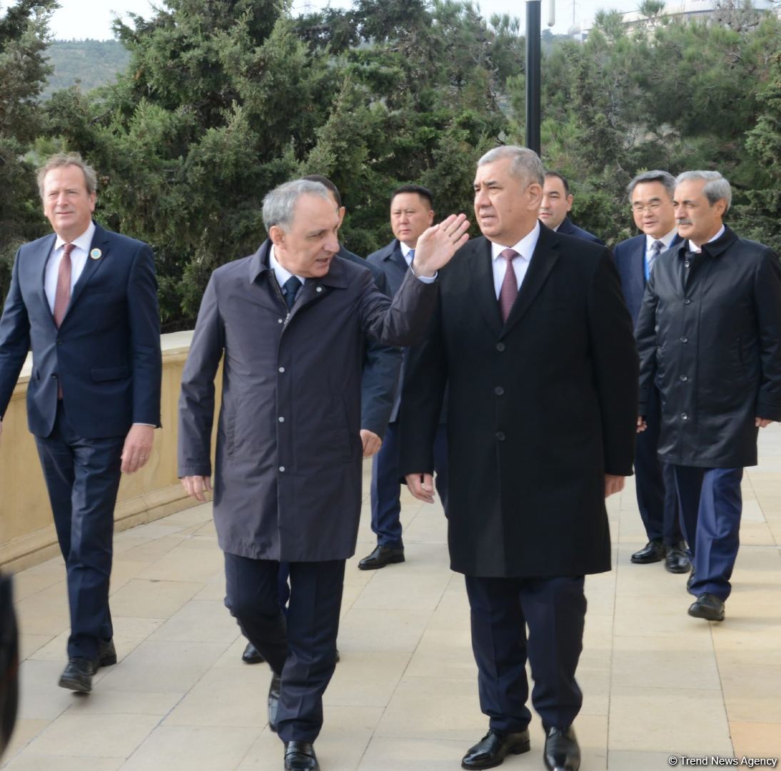 Türk Şurası ölkələrinin baş prokurorları Fəxri xiyabanı və Şəhidlər xiyabanını ziyarət ediblər (FOTO)