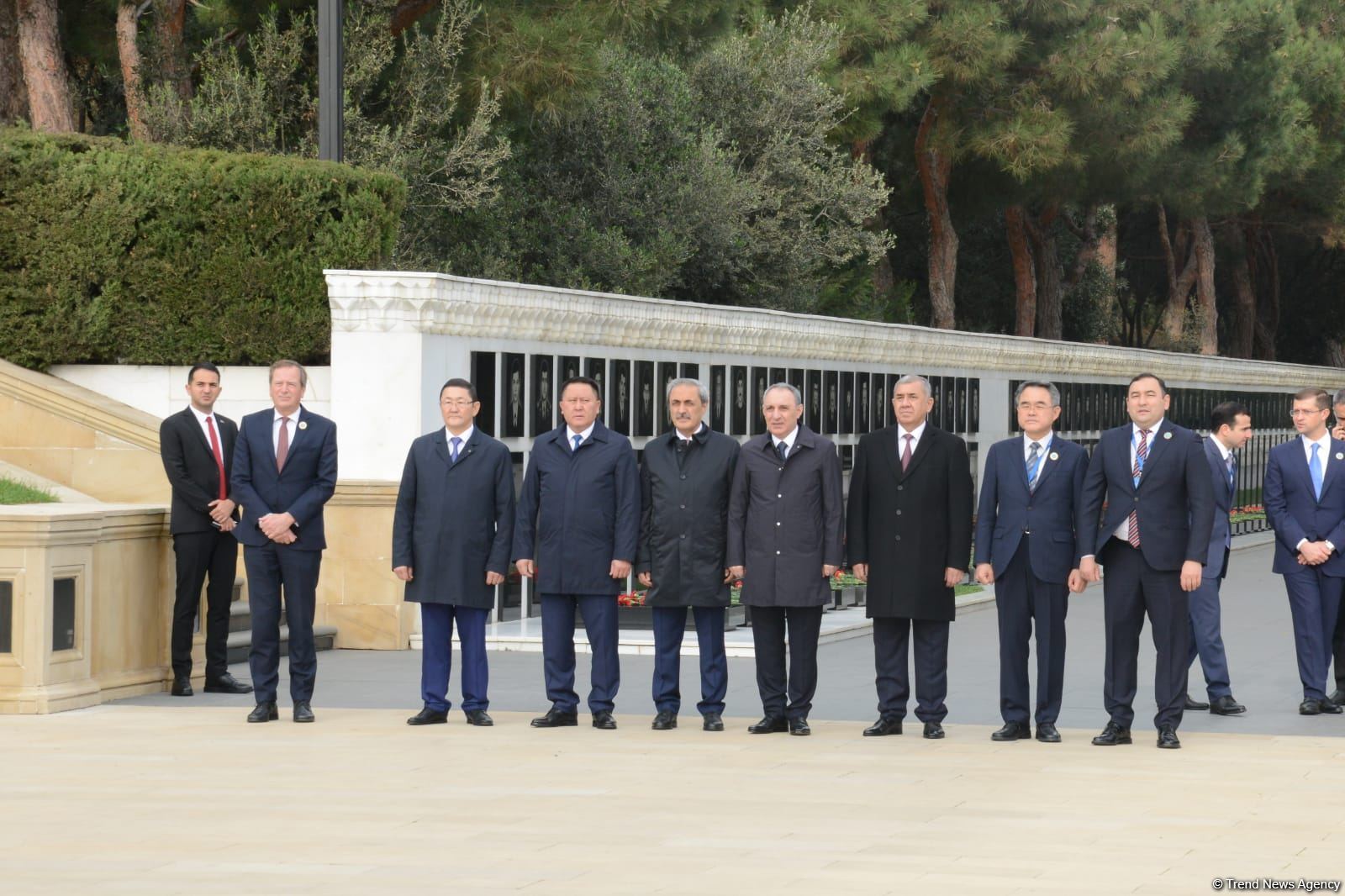Türk Şurası ölkələrinin baş prokurorları Fəxri xiyabanı və Şəhidlər xiyabanını ziyarət ediblər (FOTO)
