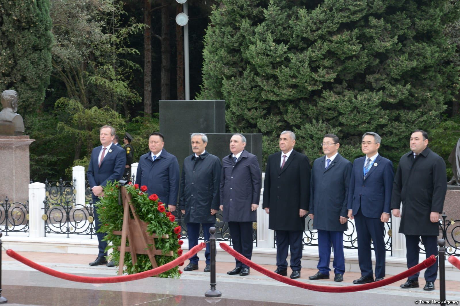 Türk Şurası ölkələrinin baş prokurorları Fəxri xiyabanı və Şəhidlər xiyabanını ziyarət ediblər (FOTO)