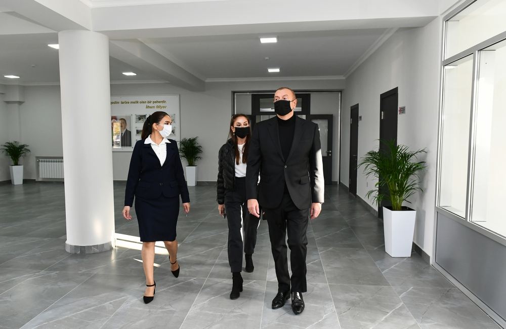 Prezident İlham Əliyev və birinci xanım Mehriban Əliyeva Şamaxıda Çarhan kənd orta məktəbinin yeni binasının açılışında iştirak ediblər (FOTO/VİDEO)