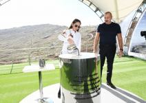 Prezident İlham Əliyev və Birinci xanım Mehriban Əliyeva Şuşa Radio-Televiziya yayım qülləsinin təməlini qoyublar (FOTO/VİDEO)