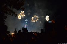 Bakıda Zəfər Gününə həsr edilən musiqili atəşfəşanlıq olub (FOTO/VİDEO)