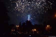 Bakıda Zəfər Gününə həsr edilən musiqili atəşfəşanlıq olub (FOTO/VİDEO)
